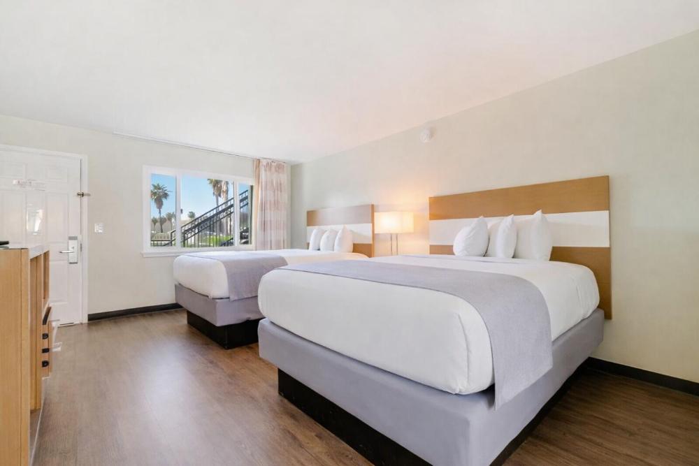 Queen Room with Two Queen Beds interior